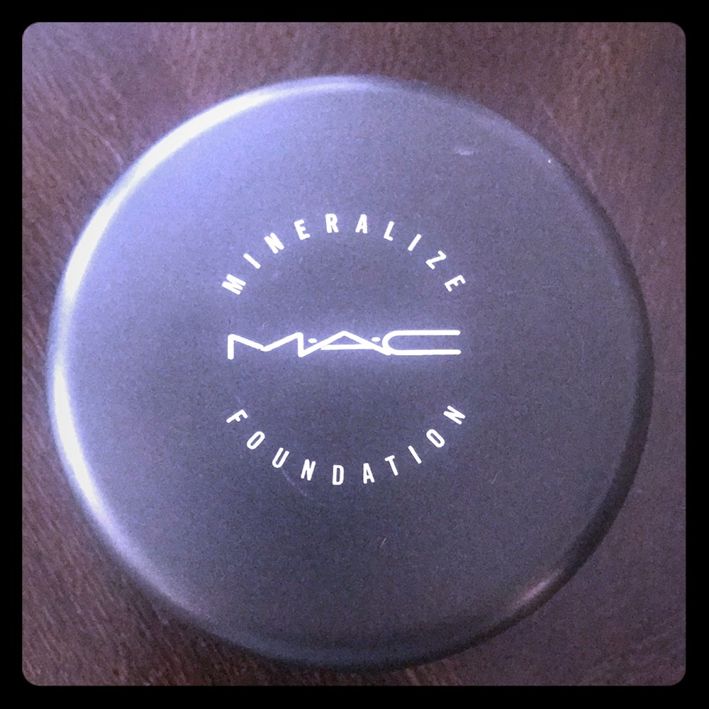 MAC Cosmetics Mineralized Cream Foundation